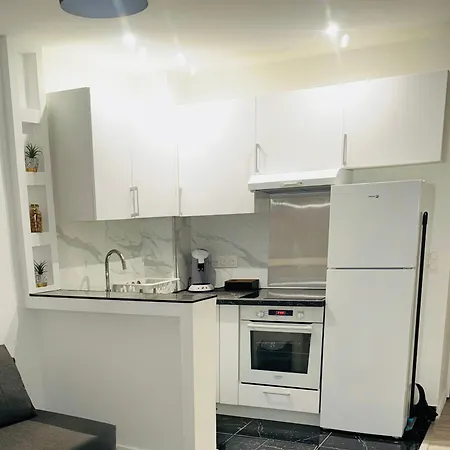 Appartamento Charmante F2 Au Coeur De 1er Parigi